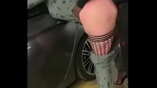 Pawg Gets Fucked in Parking lot
