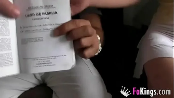 Madre e h. mientras padre observa