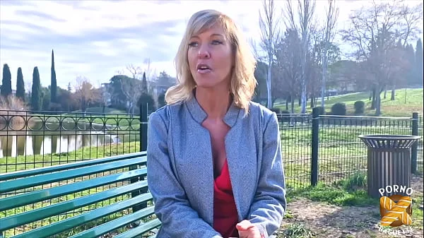 Emmy, masseuse de 46 ans, s’essaye au casting X !