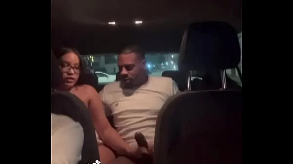 Asiática Gostosa Fodendo No Pelo Com Motorista Na Rua  na Frente Do Noivo