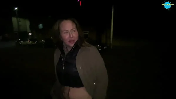 Street Girl flashing