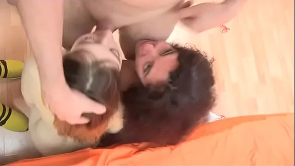 Denise (21) and Zazel (52) teach some sex lessons to each other