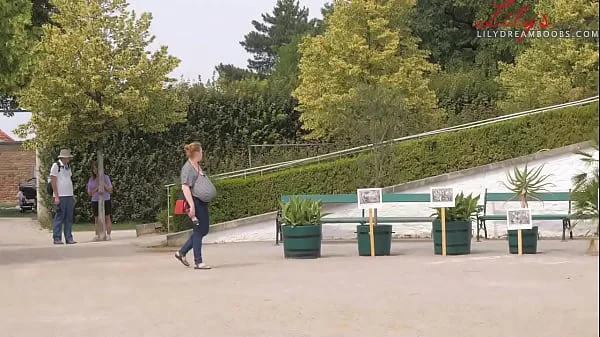 saggy tits no bra in public