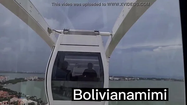 Masturbandome y haciendo squiet en la rueda gigante... los chicos de la cabina de al lado disfrutaron el show  Video completo en bolivianamimi.tv