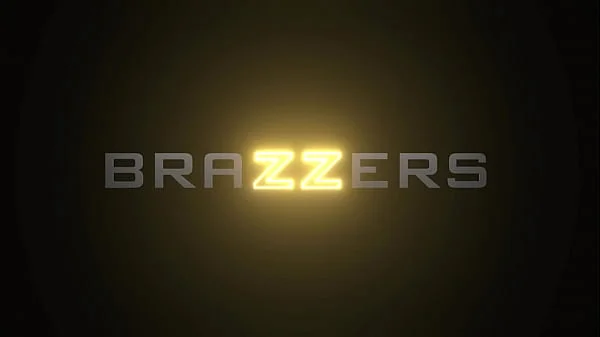 Breakup Gift - Mona Azar / Brazzers  / stream full from www.brazzers.promo/bg